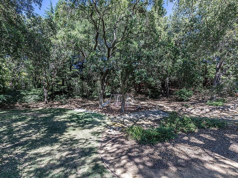 1st image of 15391 Hume Dr
