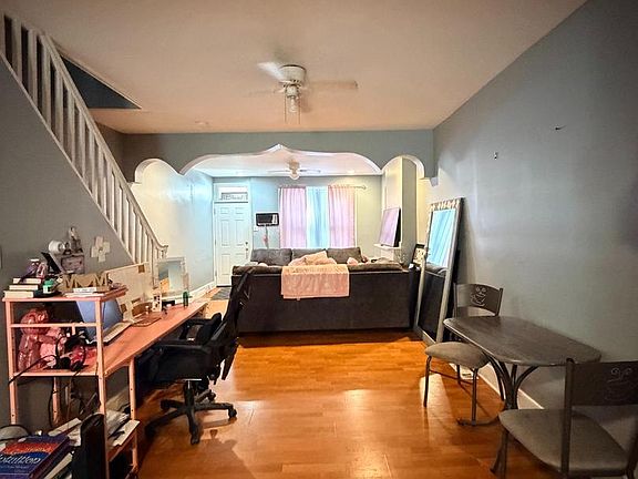 4th image of 2406 W Oakdale St