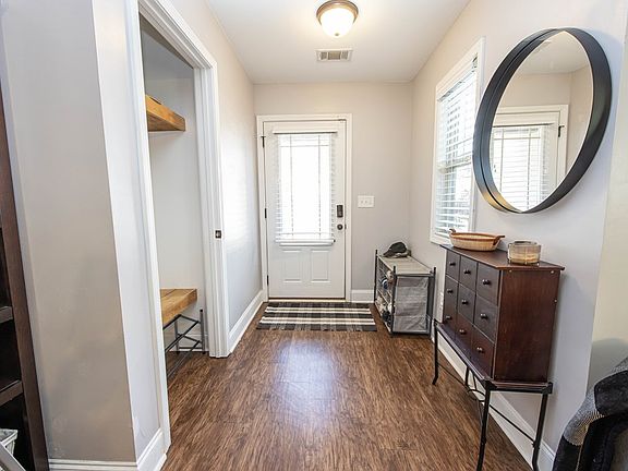 4th image of 7 Hickory Heights Dr