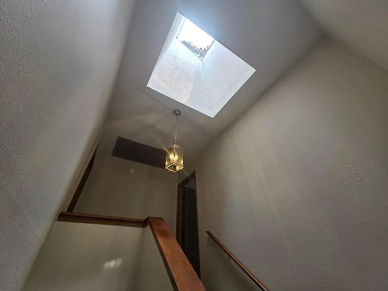 1009 Valley Side Dr — Photo 12