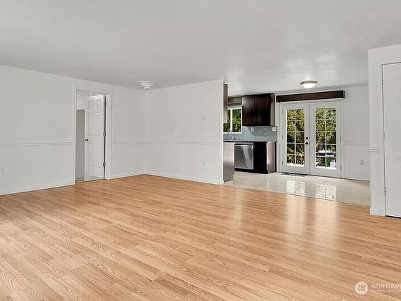 5th image of 3214 95th Drive SE