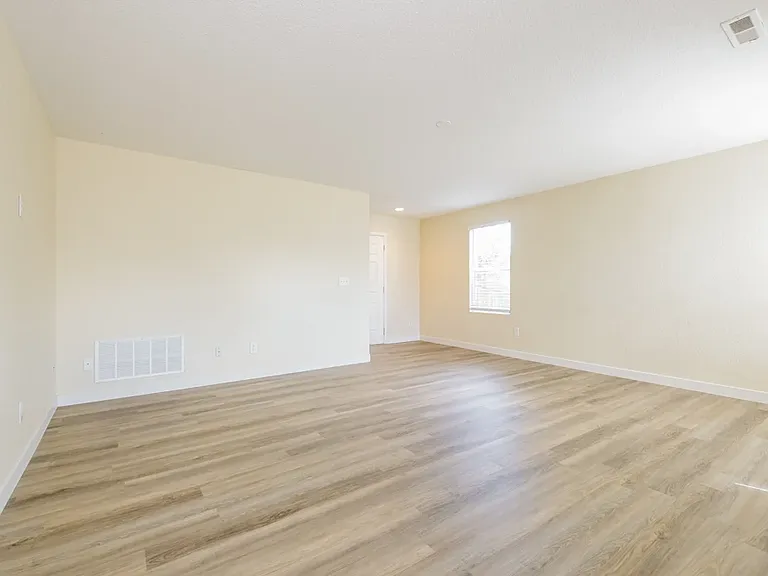 723 Canyon Ln — Photo 2