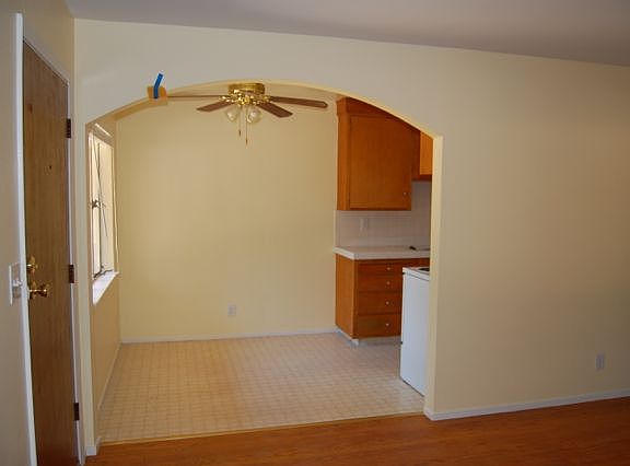 4th image of 5481 Carlson Dr #6
