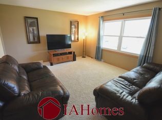 3709 Pine Wood Dr NE, Cedar Rapids, IA 52402