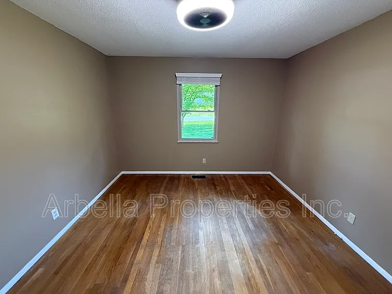 2708 Granbrook Dr — Photo 13