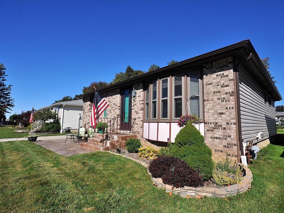 1st image of 154 Castlewood Dr
