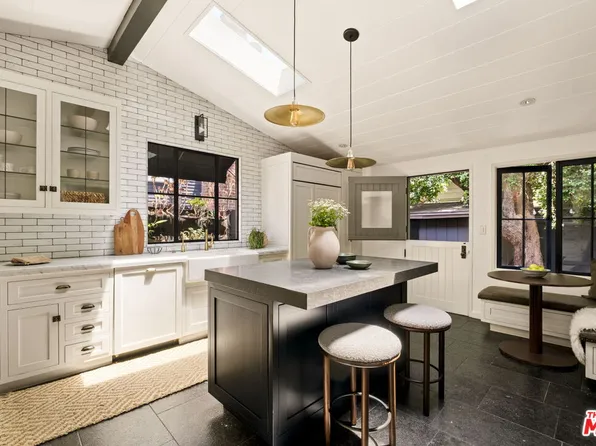 6424 Ivarene Ave, Los Angeles, CA 90068
