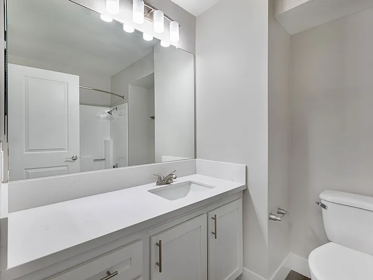 310 Jefferson Apartments — Photo 11