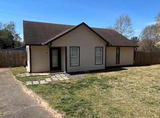 3 Brookstone Ct, Wellford, SC 29385