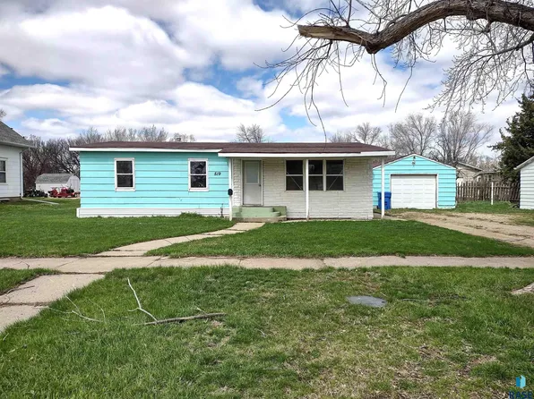 519 W 4th St, Miller, SD 57362