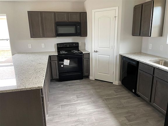 3rd image of 396 Road 5138