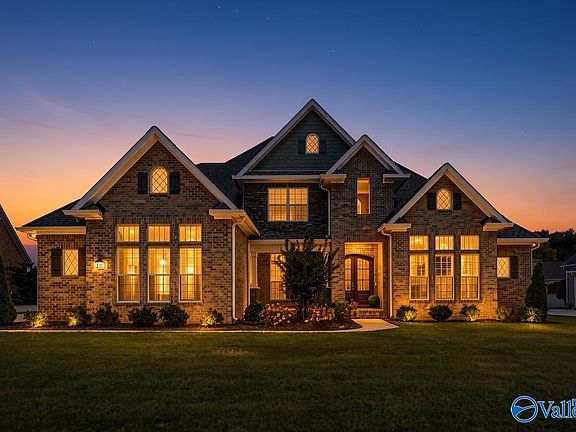 2nd image of 202 Hawks Crest Dr NW