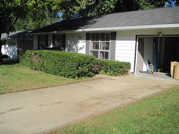2nd image of 3910 Spruce Hills Dr
