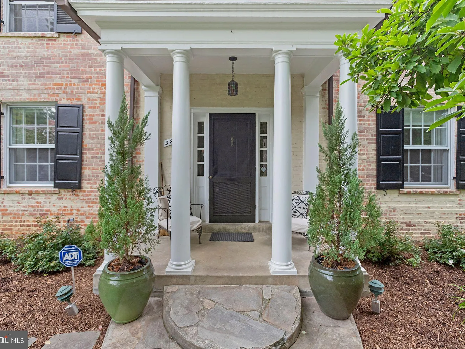 4 bed, 3.5 bath, 3027 sqft, $6,400 — Photo 3