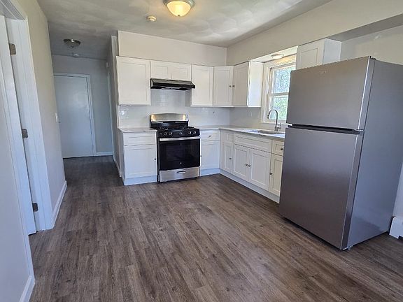 3rd image of 15 Belmont Ave #3