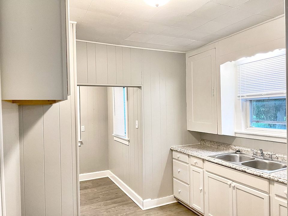 2nd image of 2434 40th St NE
