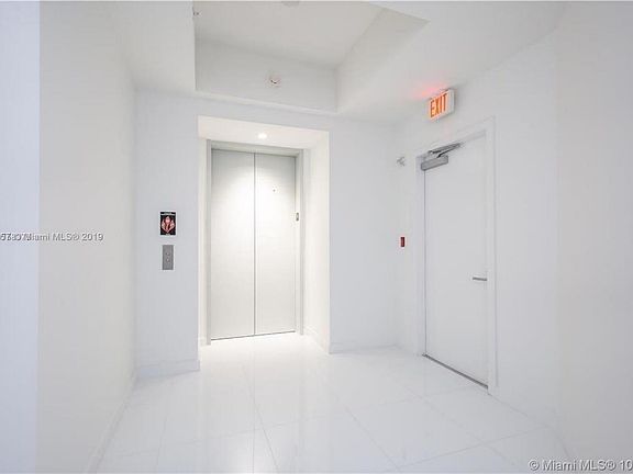 3rd image of 851 NE 1st Avenue #1510
