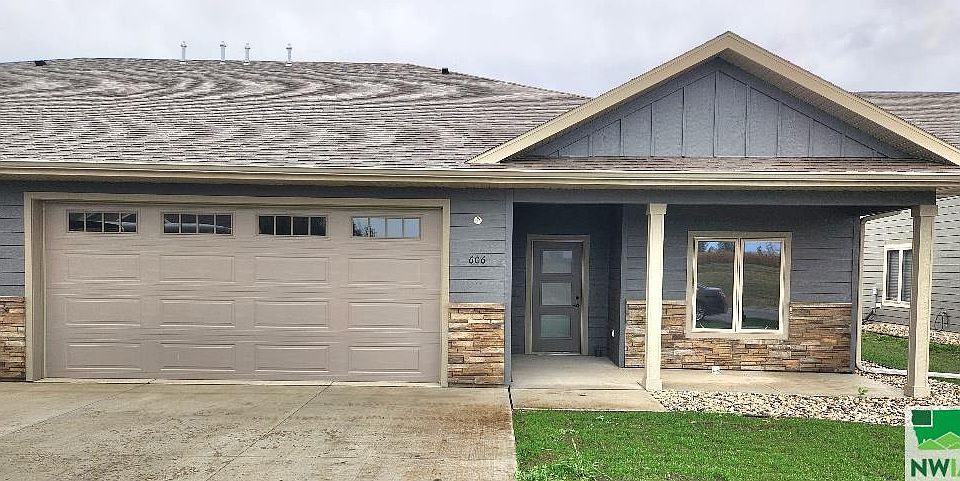 1st image of 606 Ash Creek Dr