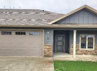 606 Ash Creek Dr, Beresford, SD 57004
