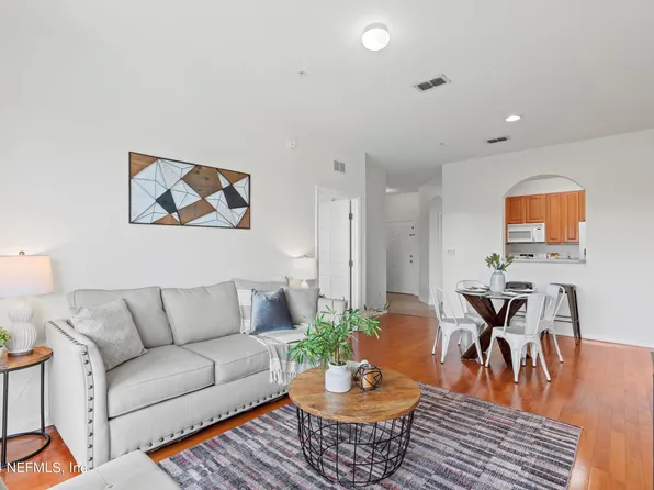 7801 POINT MEADOWS Drive #2407, Jacksonville, FL 32256