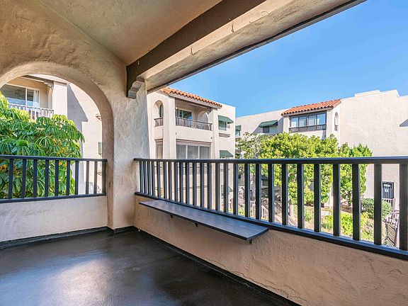 5th image of 2514 Clairemont Dr Unit 311