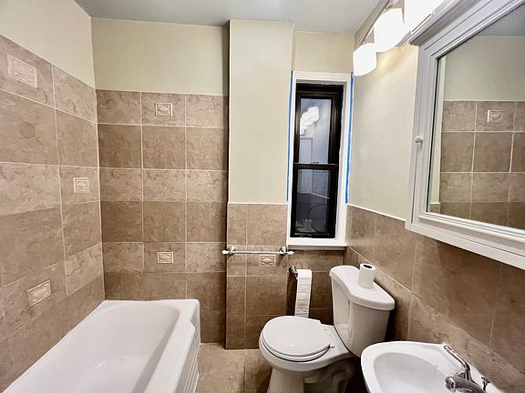 2nd image of 2119 W Belmont Ave #2FF