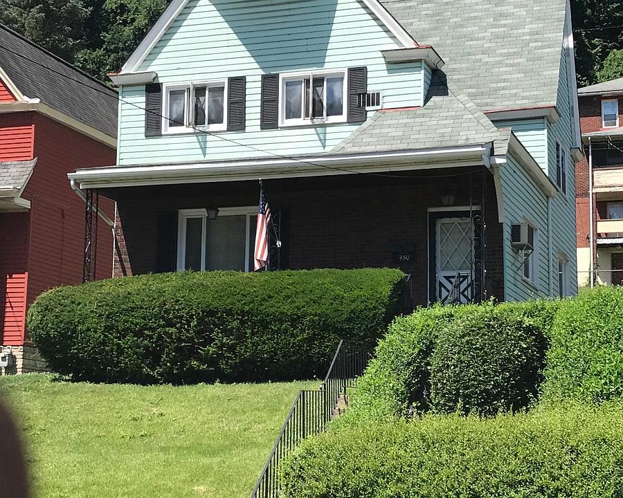 FRONT OF HOUSE