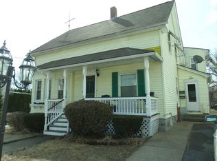171 Carnation St, Woonsocket, RI 02895