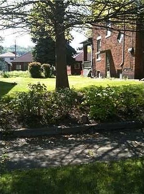 2nd image of 1915 4th Ave