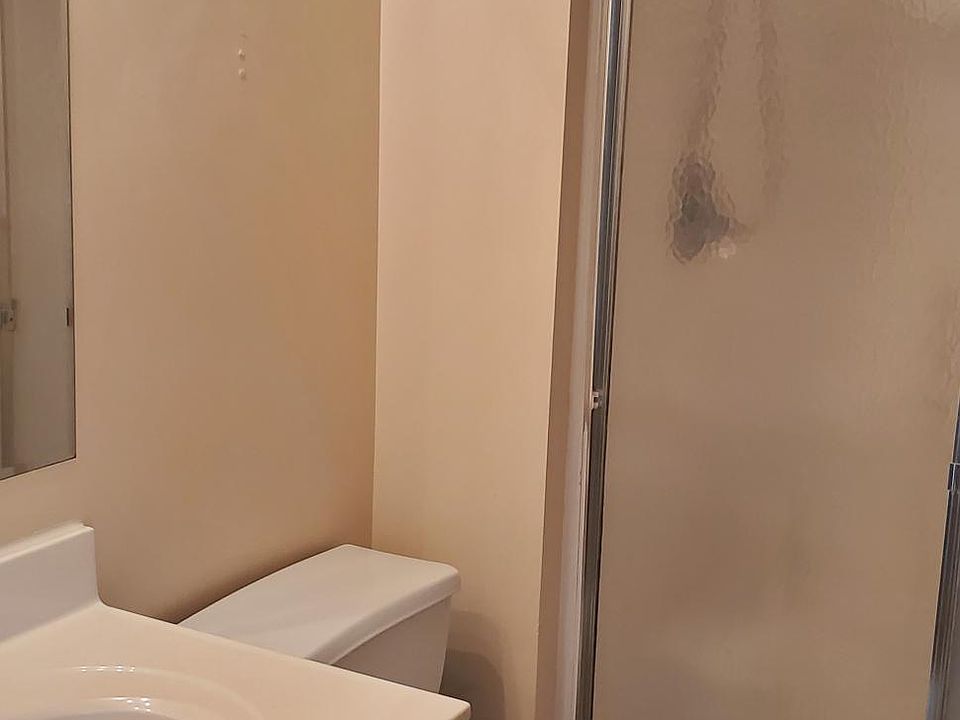 1st image of 417 NE Forest Ave #417