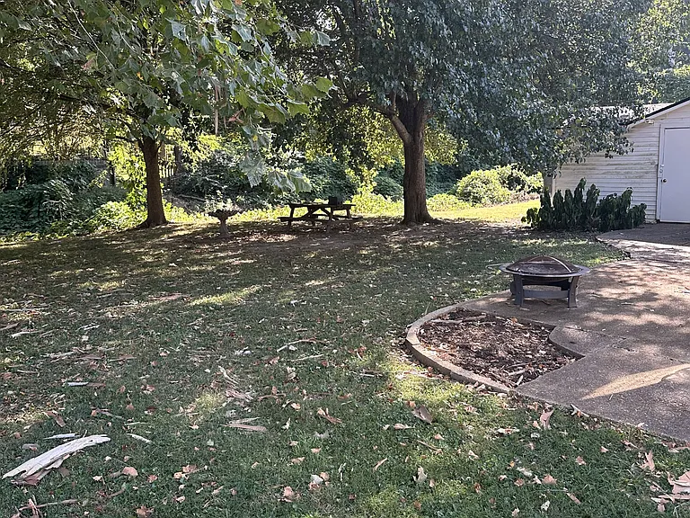 1905 Rosemond Ave — Photo 4