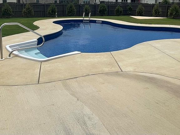 5th image of 410 Turning Creek Dr