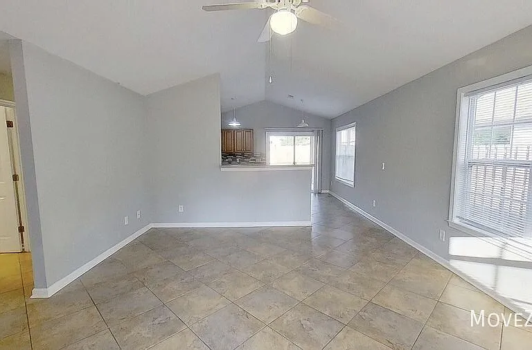 2034 Monroe St — Photo 14