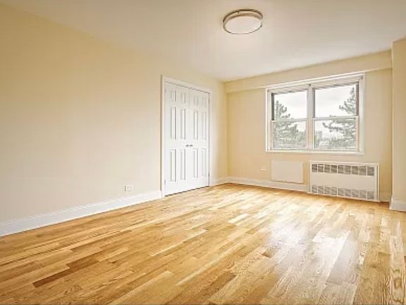 3rd image of 950 Underhill Ave APT 18J