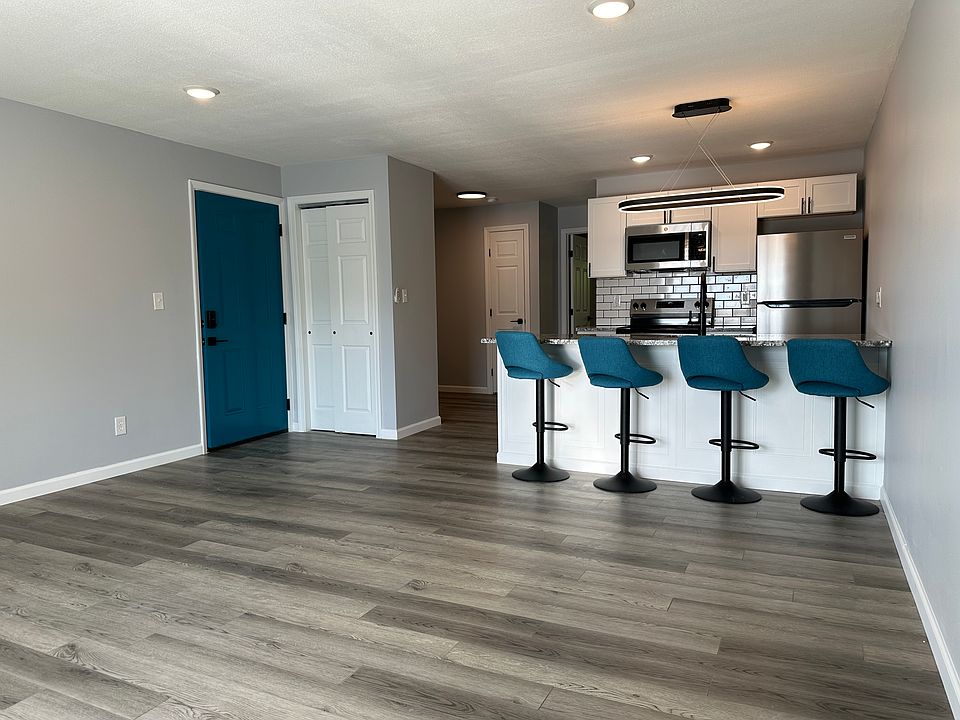 1st image of 314 Oak St #17