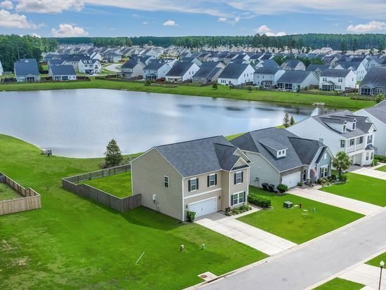 320 Blue Shadows Ct, Summerville, SC 29486