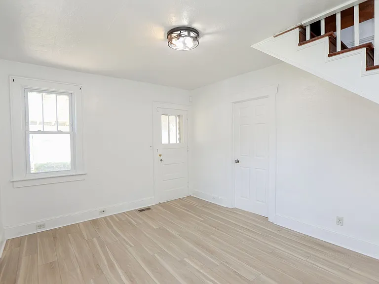 768 Mayfield Ave — Photo 3