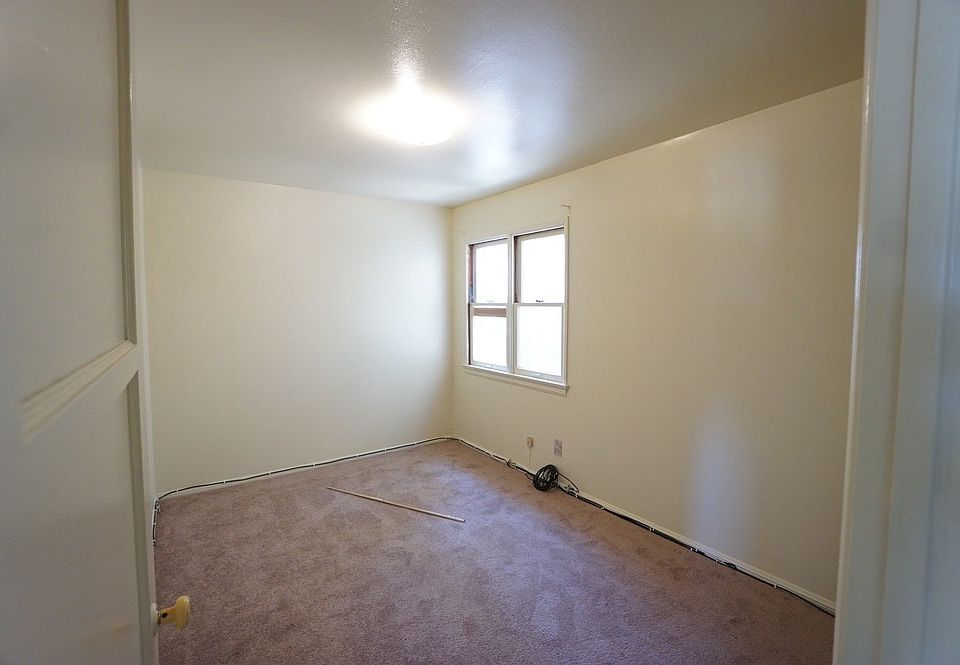 1st image of 1036 Aster Ave