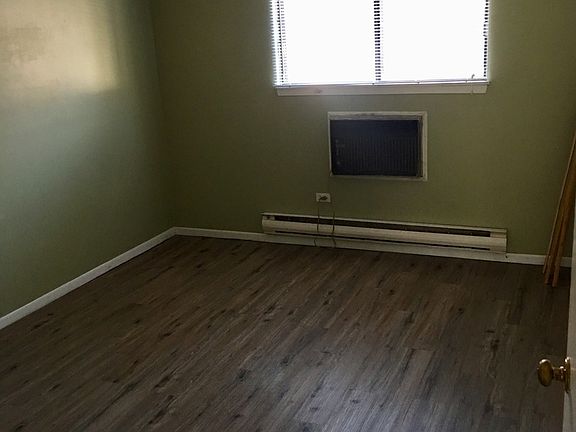 5th image of 513 E Spruce Dr APT 1A