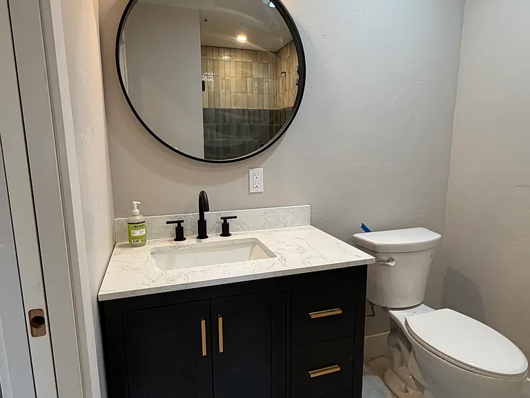 111 S E St #A — Photo 3