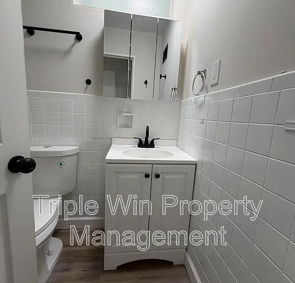 2257 Luxmore Dr — Photo 32