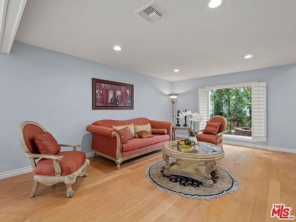 4th image of 5622 Royer Ave