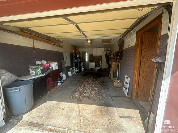 4th image of 304 W 17th St