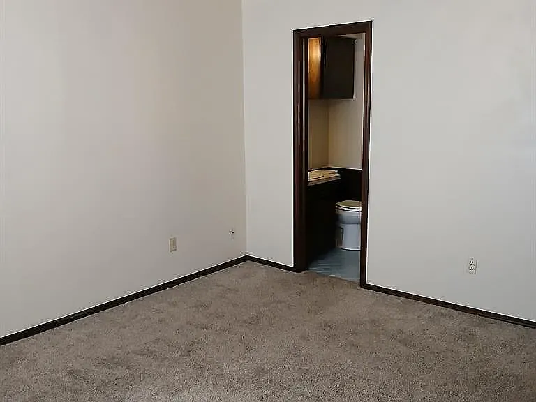 4202 NW 51st St #4202 — Photo 4