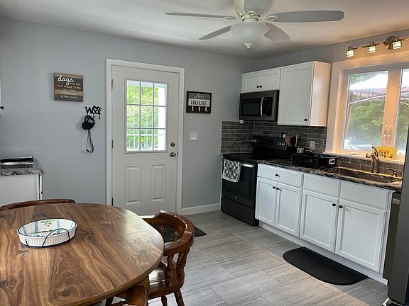 3rd image of 76 Woodside Drive