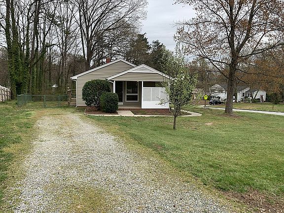 5th image of 2718 Westmoreland Dr