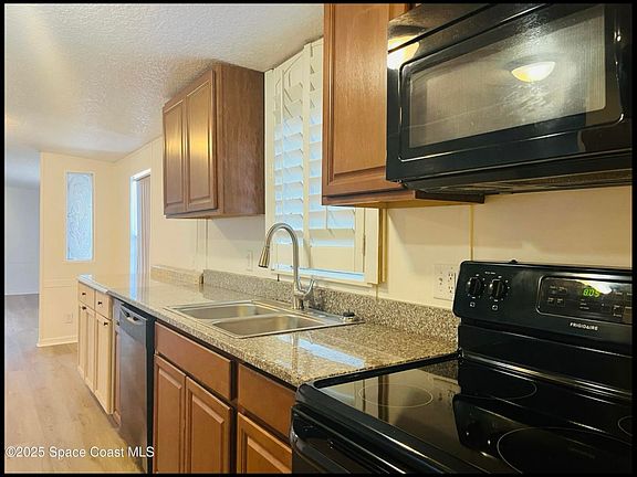 4th image of 1641 Ridge Dr