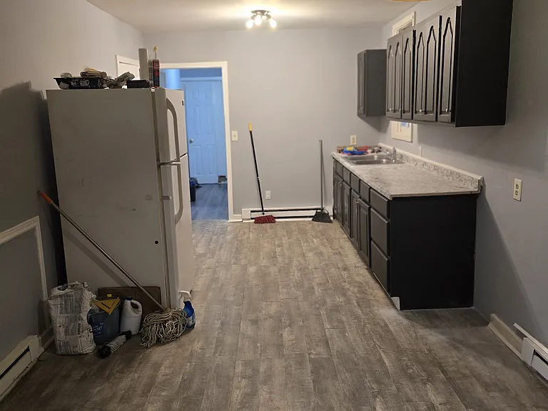 599 3rd St #1 — Photo 3