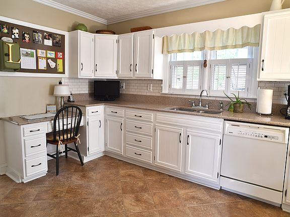 5th image of 436 Forest Cir