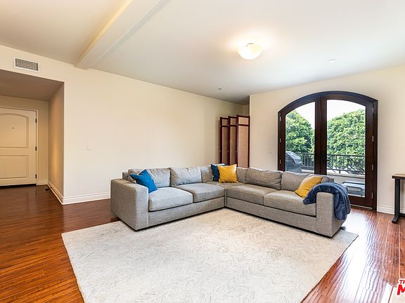 3rd image of 2486 S Centinela Ave APT 301